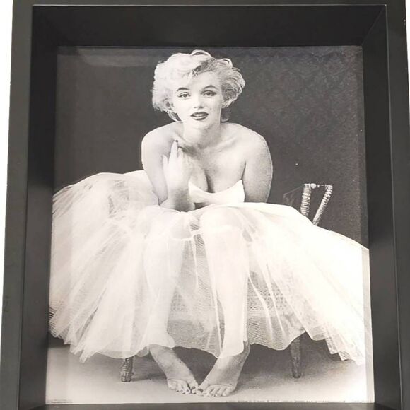 Pyramid America Marilyn Monroe Lenticular 3D Framed Wall Decor - Picture 1 of 6